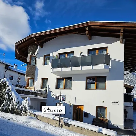 Alpineas 아파트